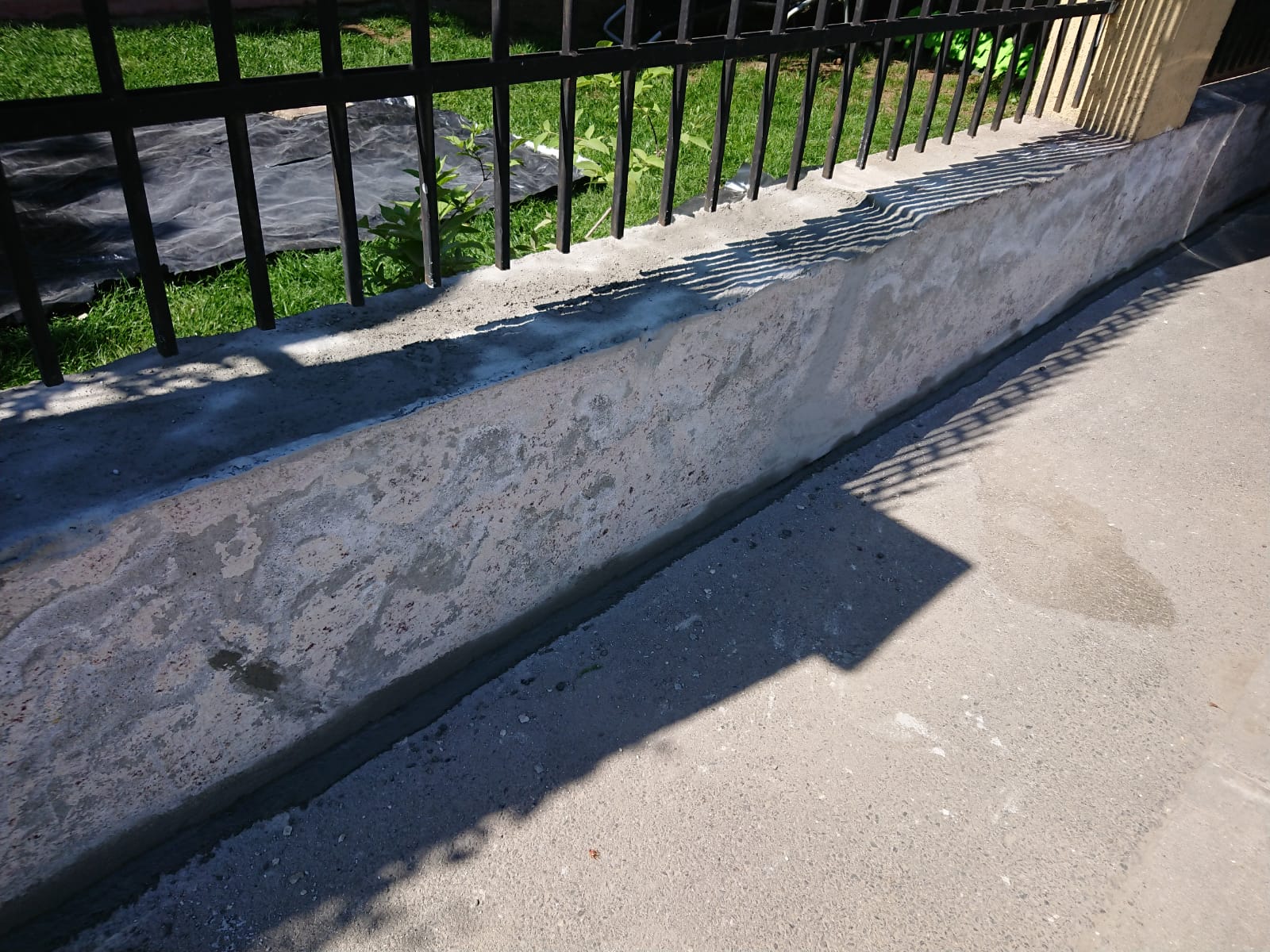 După: Reparatie si construire gard